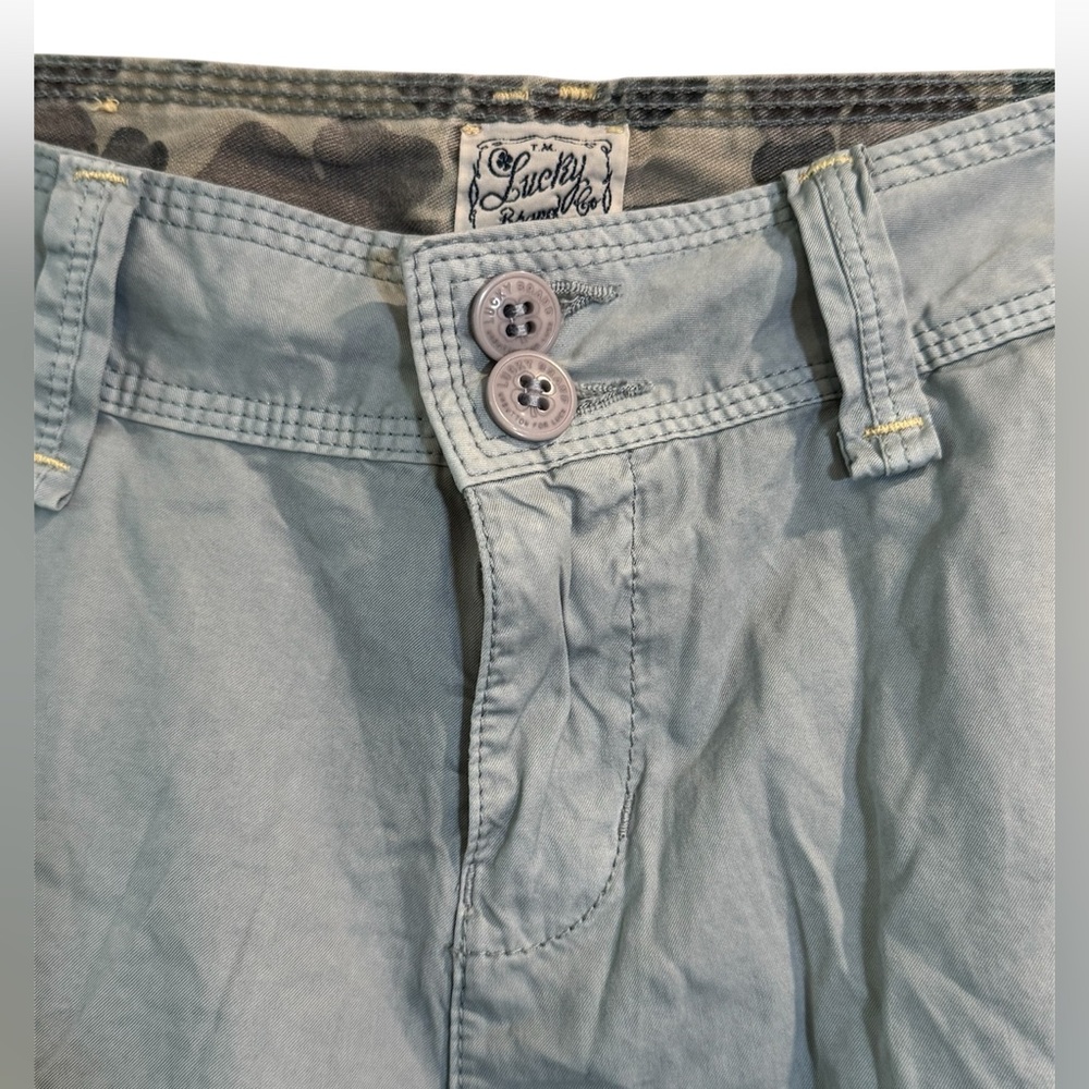 NWT Lucky Brand Jeans Women's Light Blue Cargo Shorts Roll Up Legs Size 6/28 - Picture 2 of 8
